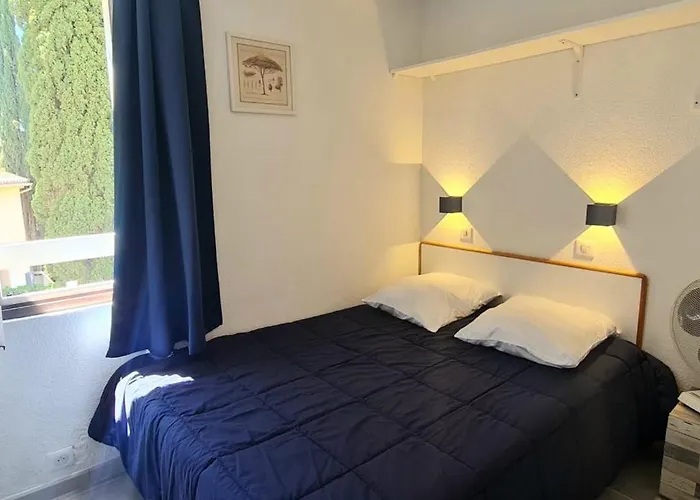 Beautiful With Pool In 아파트 생트막시메